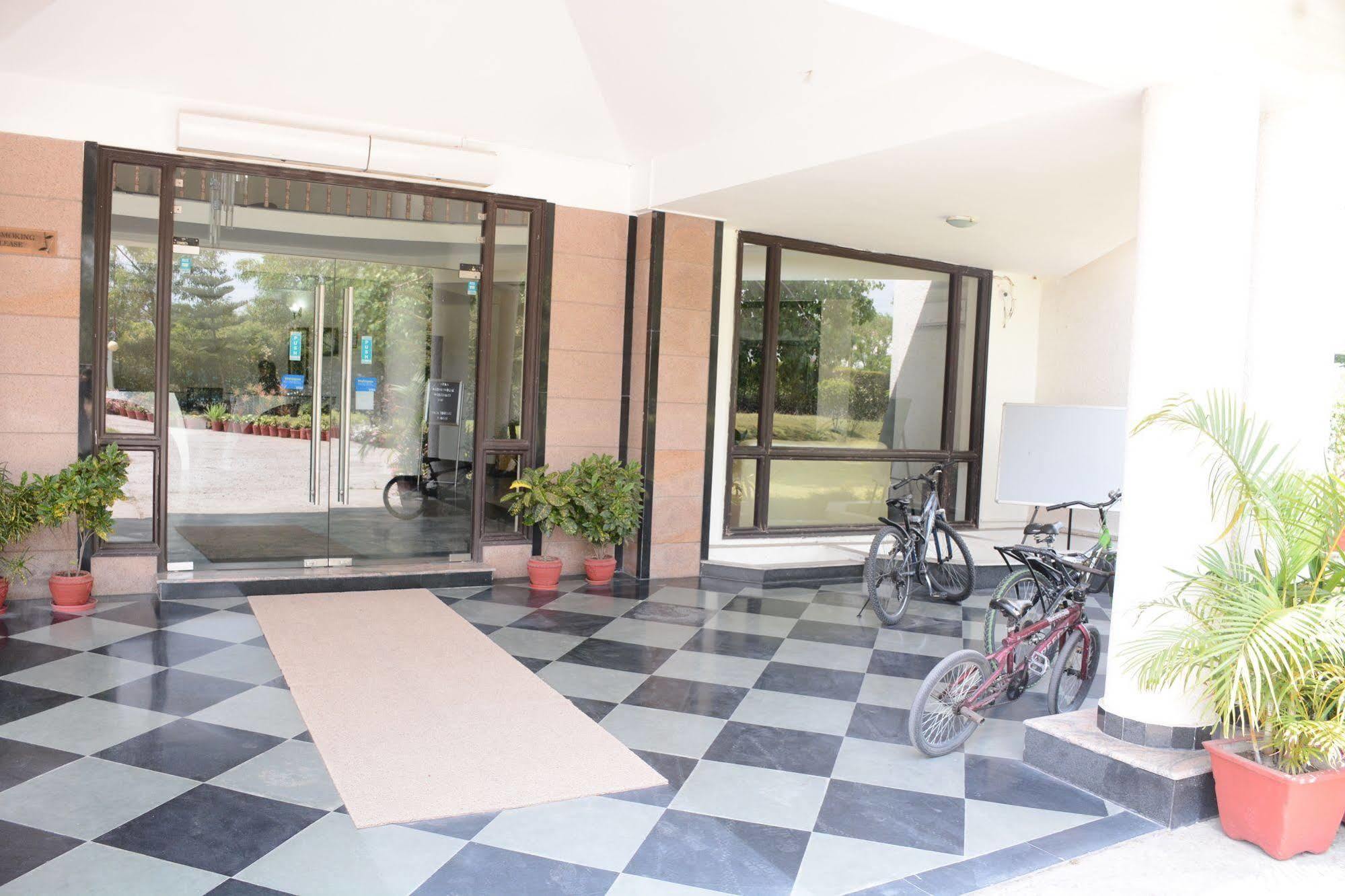 Naturoville Ayurvedic And Yoga Retreat Hotel Rishikesh Exterior photo