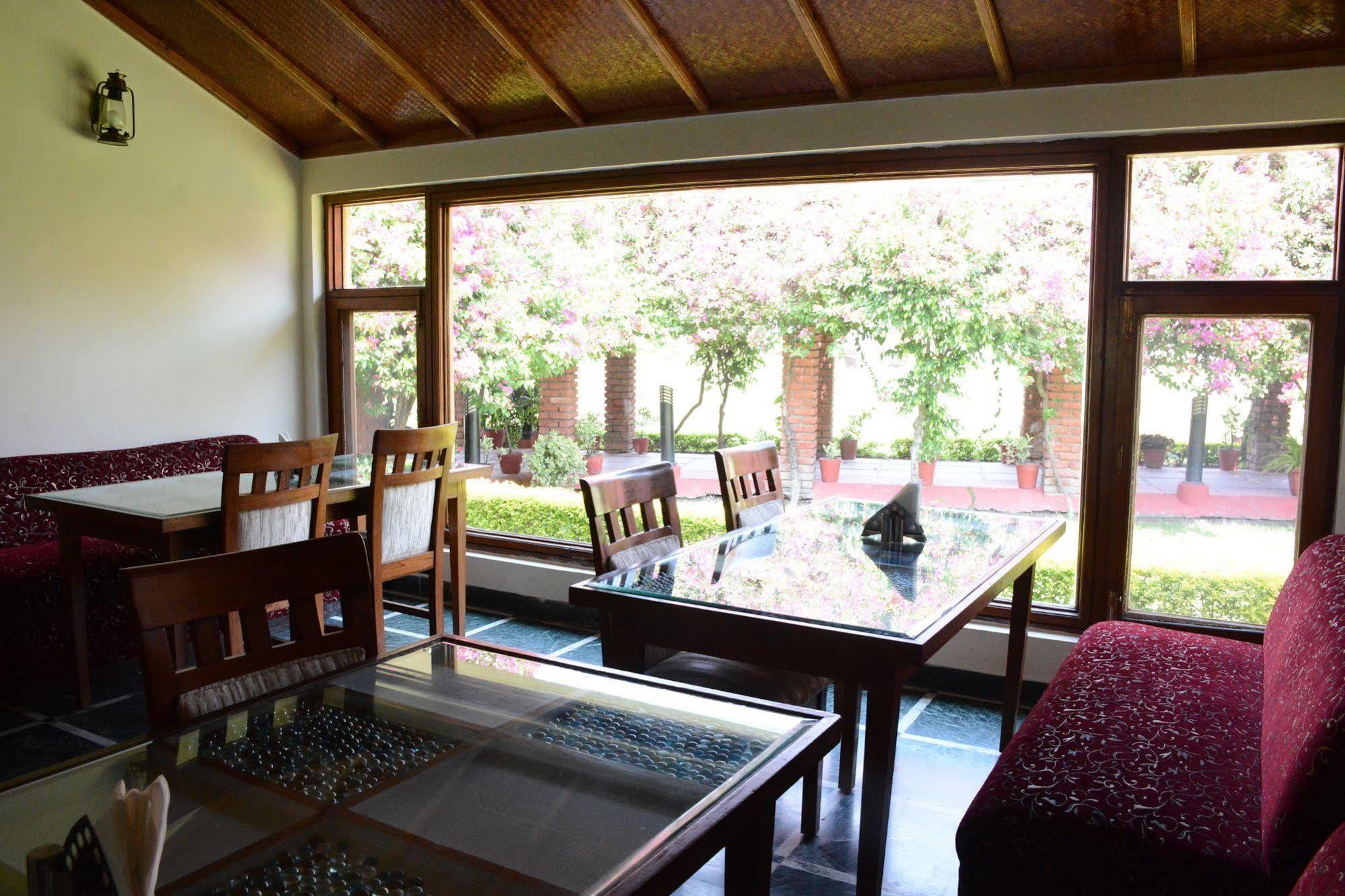 Naturoville Ayurvedic And Yoga Retreat Hotel Rishikesh Exterior photo